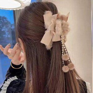 Bow Tassel Hair Clip Crab